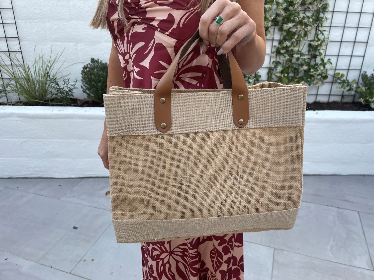 Jute tote bag shop with leather handles